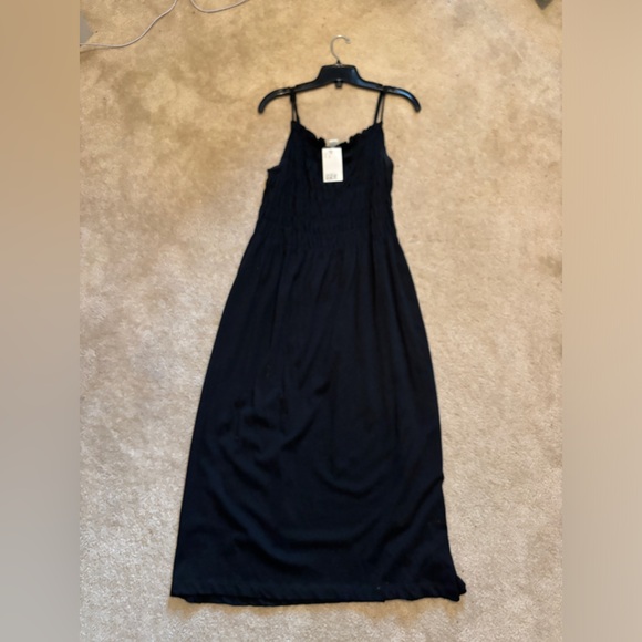 Black Maxi Style Dress - Picture 2 of 5